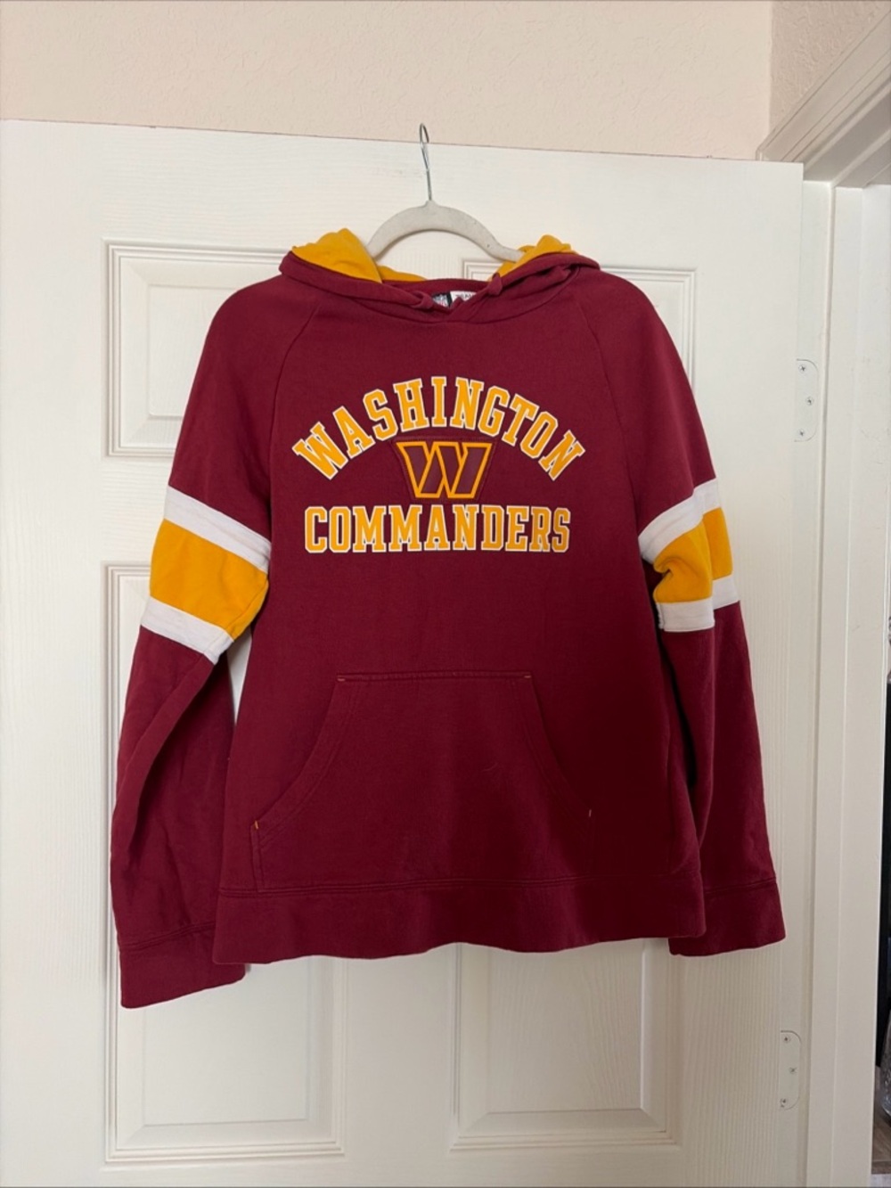 Washington Commanders NFL Men’s Hoodie Sweatshirt  Size Medium